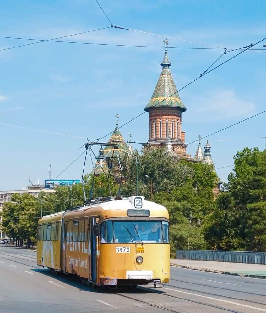 Yellow tram 
