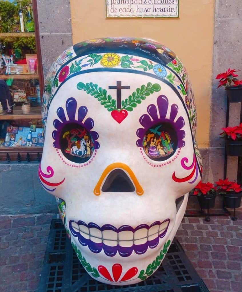 Skull pottery in Tlaquepque Guadalajara itinerary