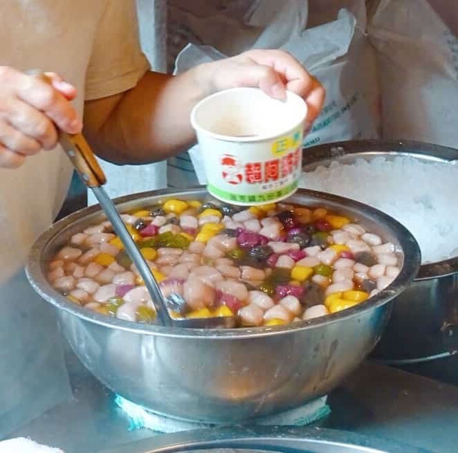 Colourful taro balls in a soup