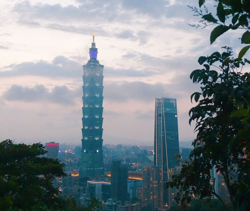 Taipei view of taipei 101 from elephant mountain 