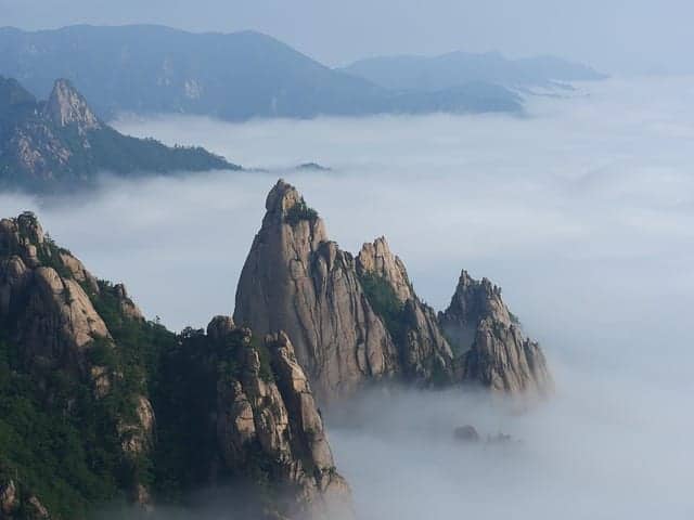 Scogliere del Parco Nazionale Seoraksan Corea del Sud