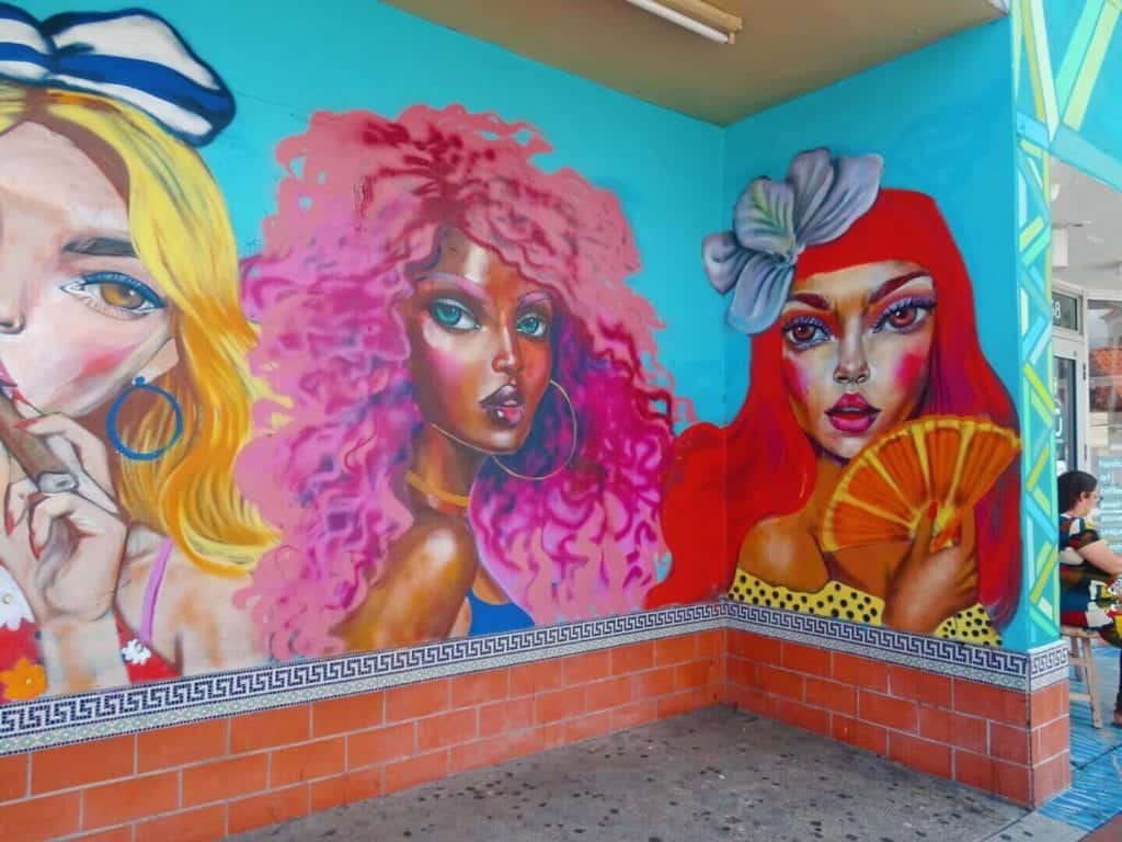 3 girls street art Little Havana 