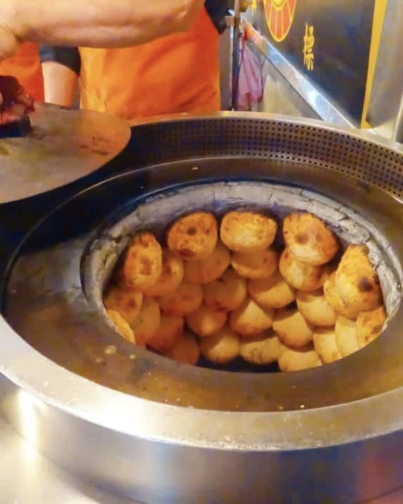 Pork pepper buns in a tandor oven