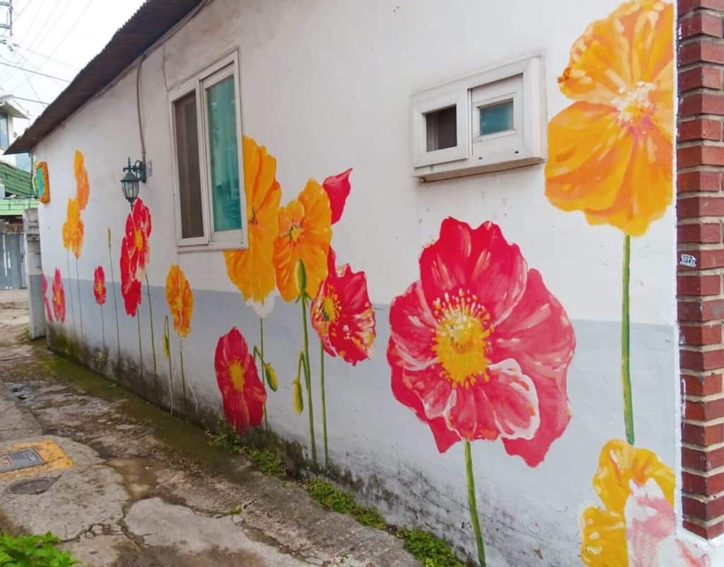 Flower murals Seohakdong Art Village