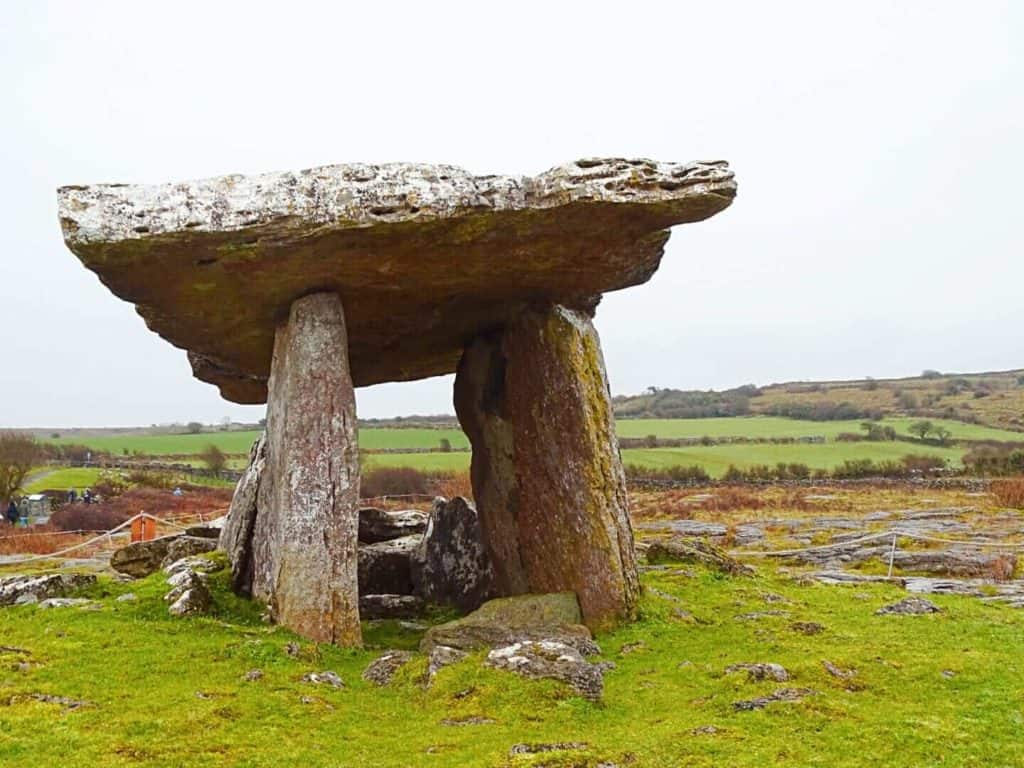 Poulnabrone Tomb