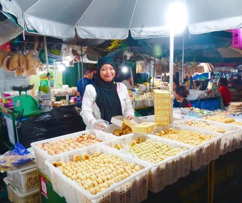 Malioboro Street night market Yogyakarta itinerary