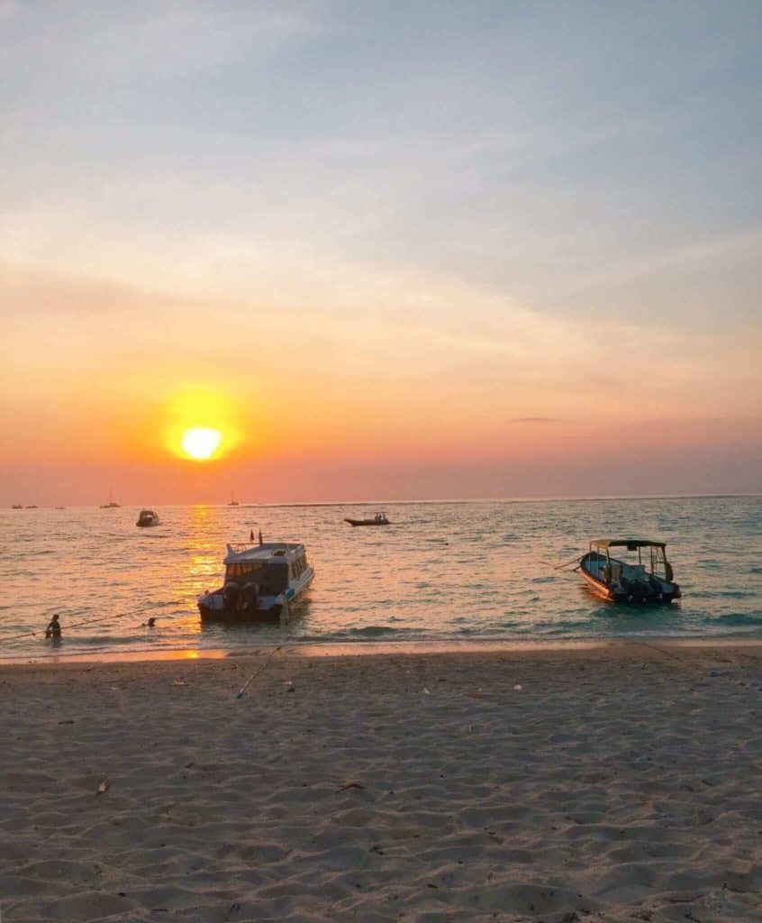 Sunset on Jungutbatu Beach Nusa Lembongan