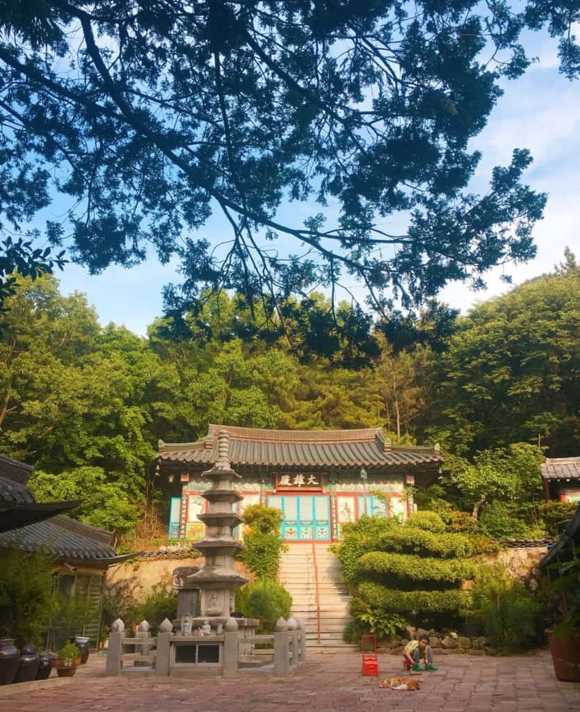 Tempel i Apsan Park Daegu Sydkorea