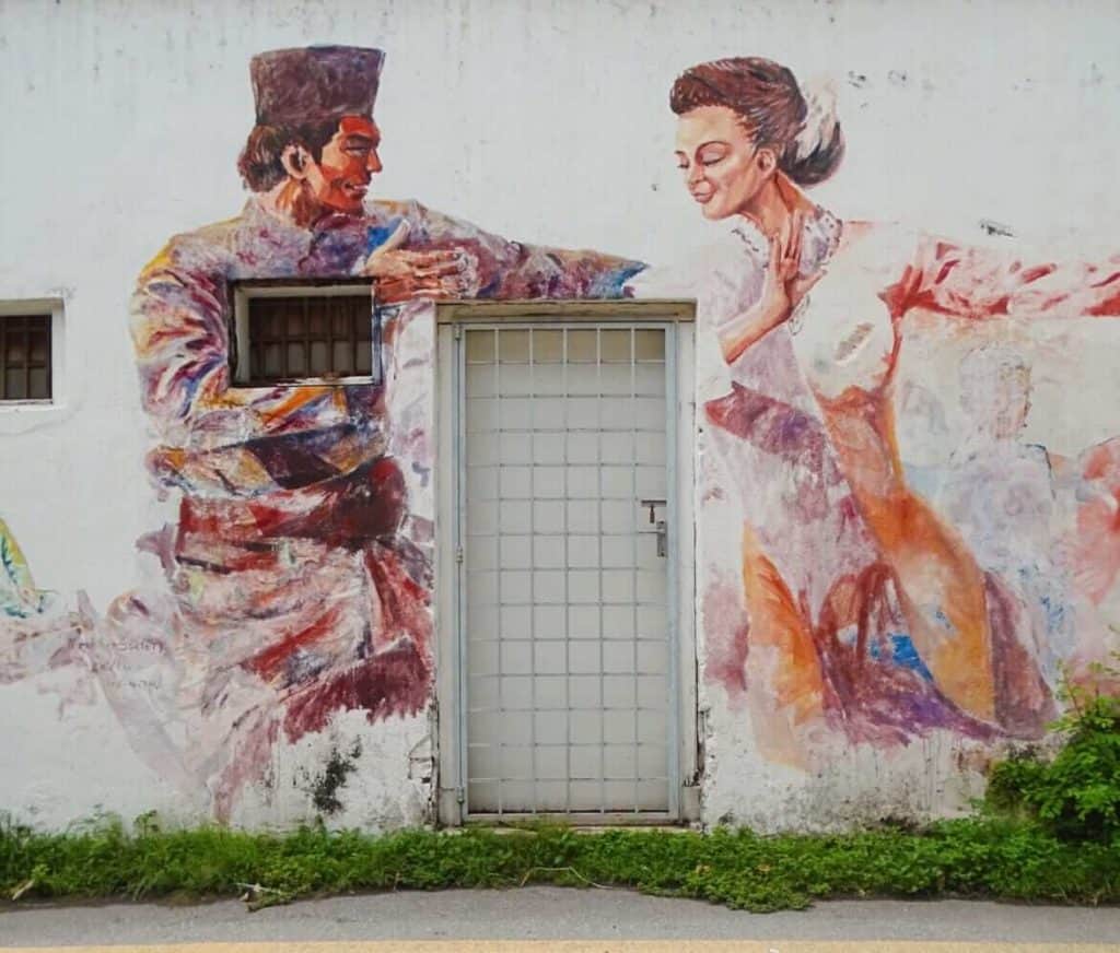 Street art ipoh dancing couple 