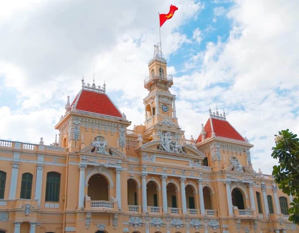 City Hall Ho Chi Minh itinerary