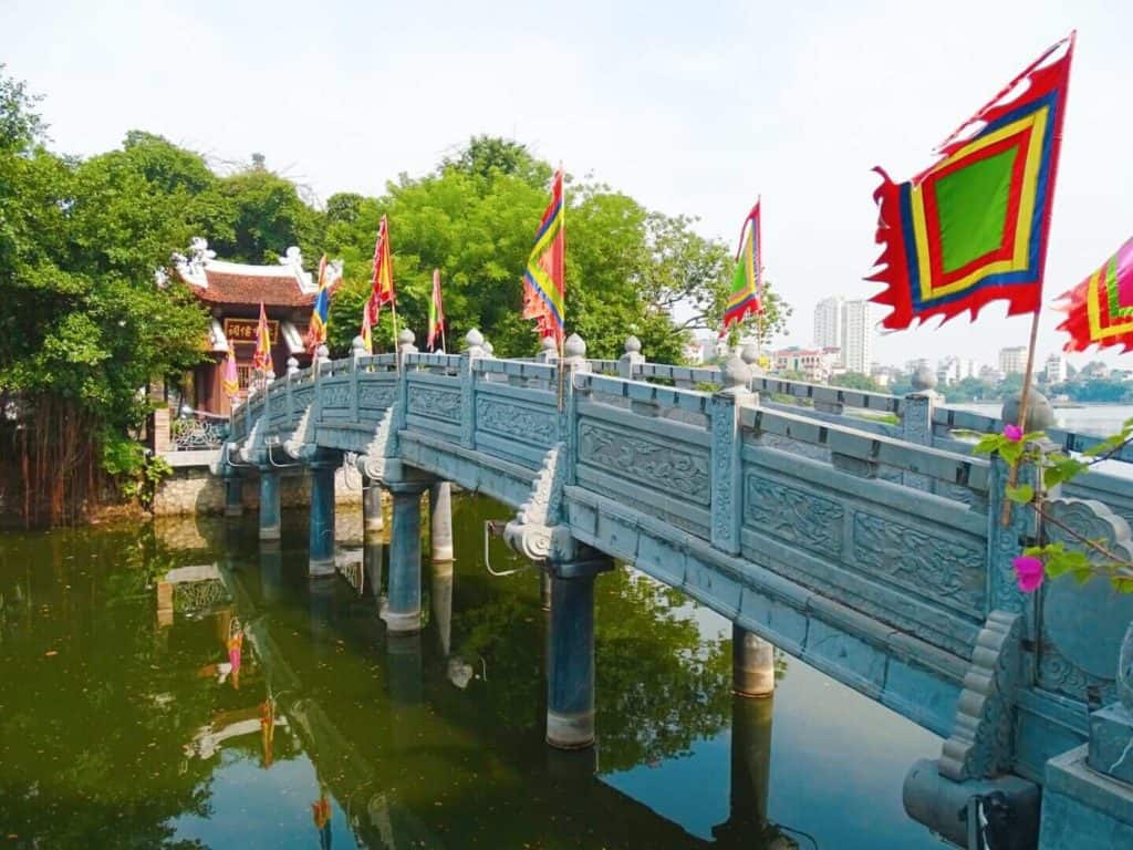 Den Thuy Trung Tien Truc Bach Hanoi