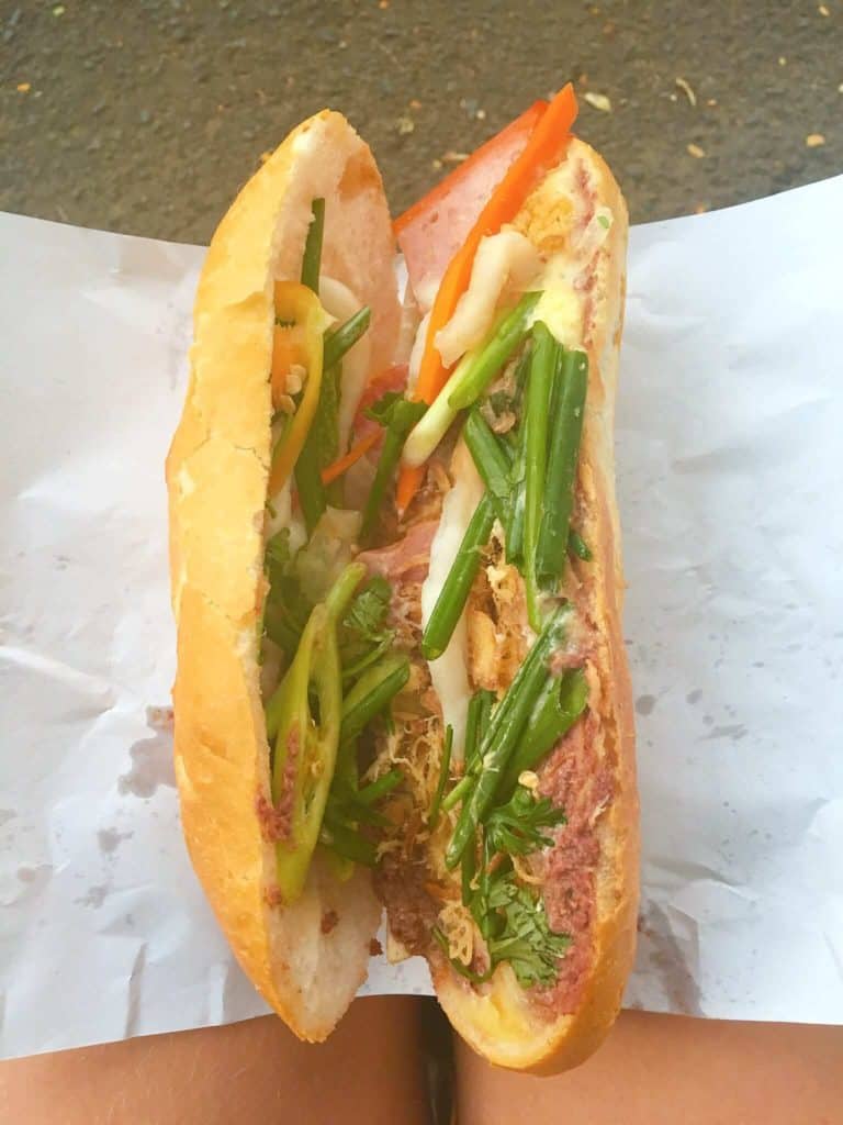 Bánh mì Saigon food