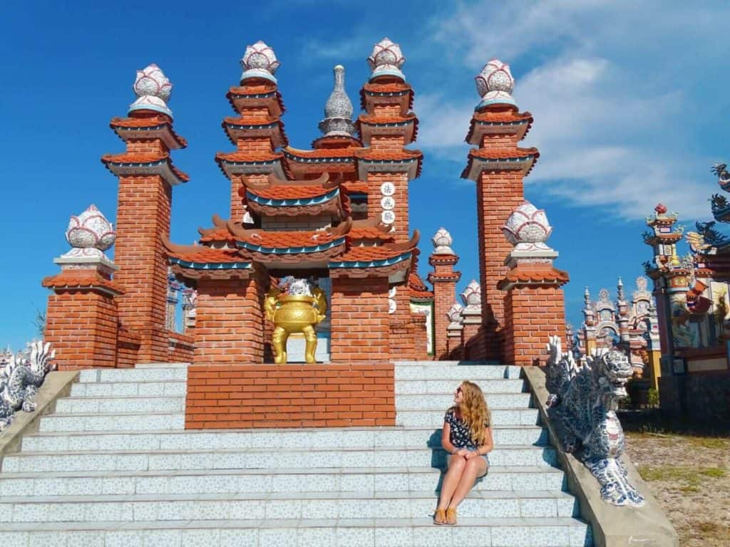 Red temple An bang Cemetery Hai Van Pass