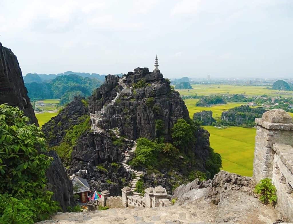 Mau Caves