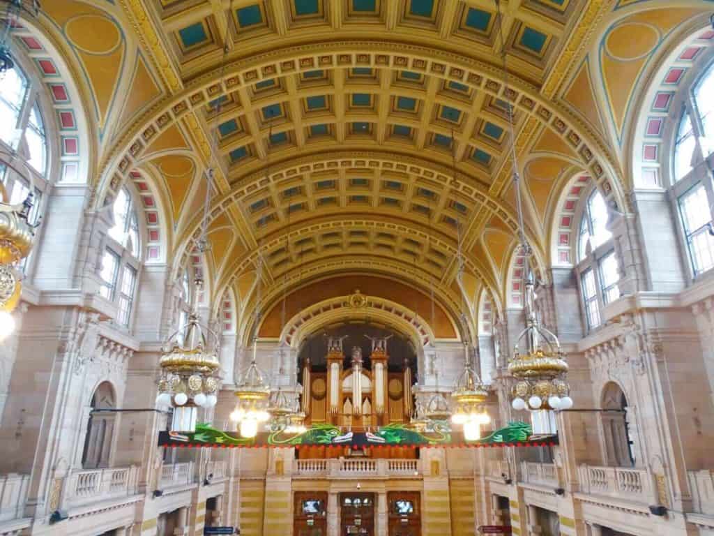 Lobby Kelvingrove gallery glasgow