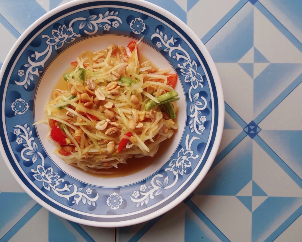 Spicy papaya salad