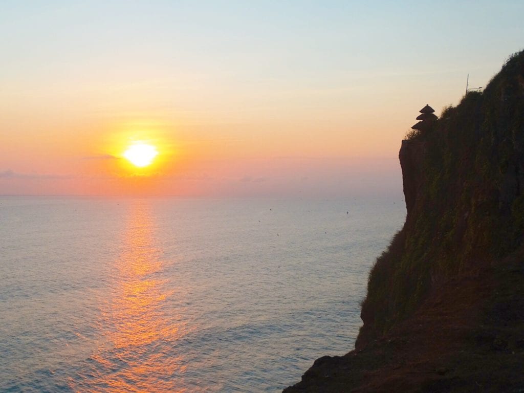 Uluwatu temple sunset indonesia