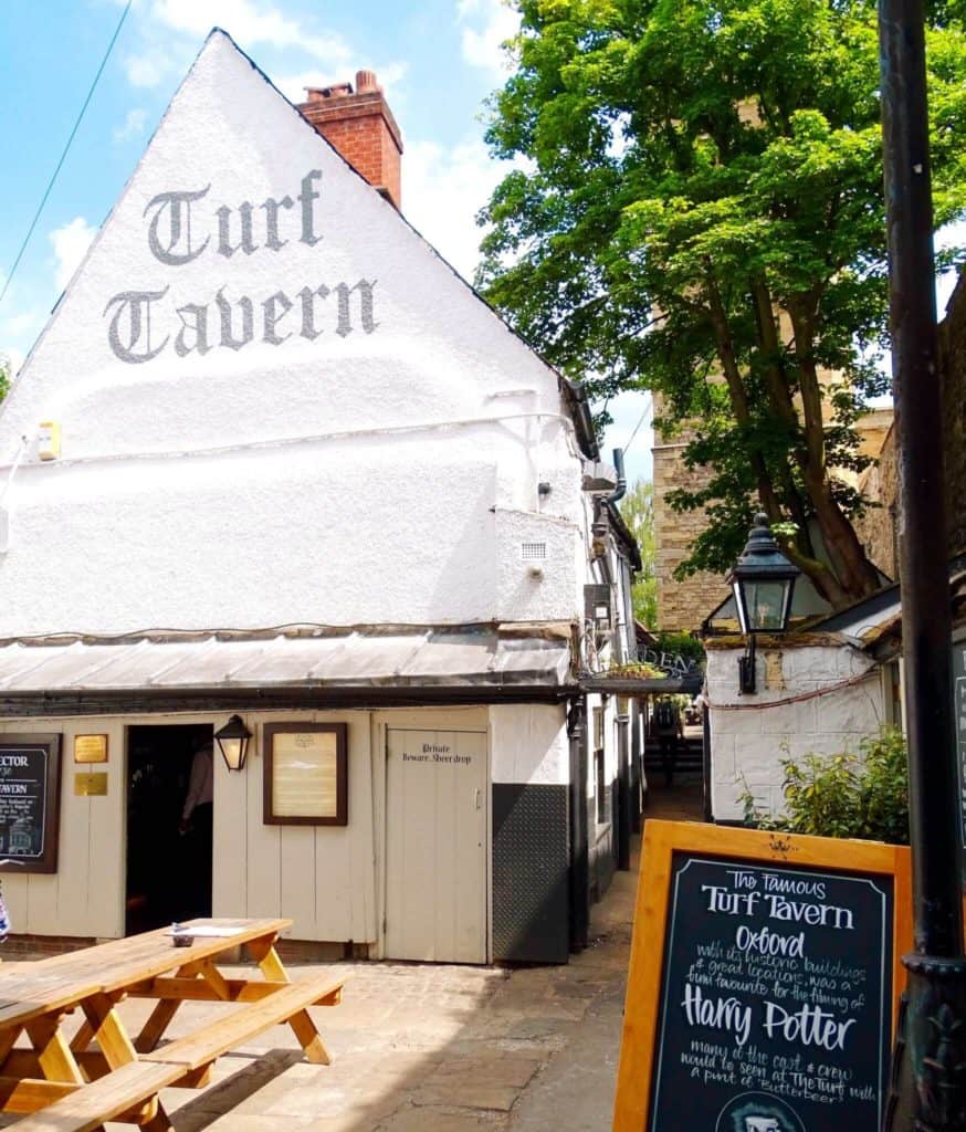 Turf tavern pub in Oxford