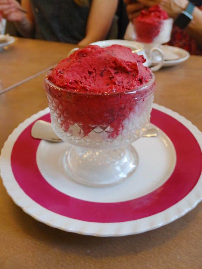 Blackcurrant ice cream at Creme de la Creme what to eat Prague