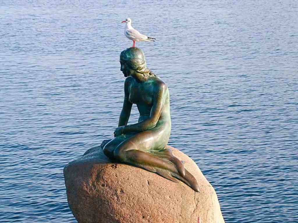 Little mermaid statue 