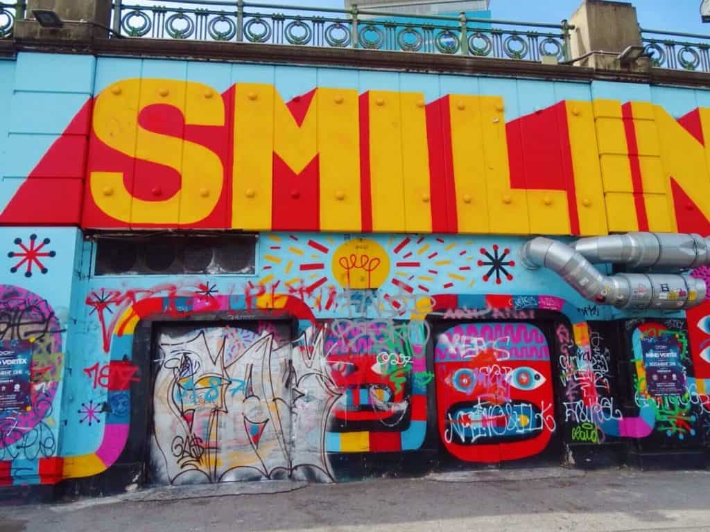 Smile street art Vienna