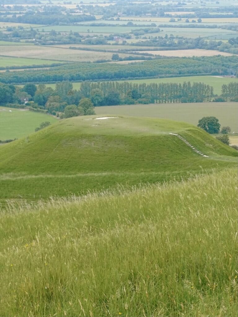 DRAGON HILL WALKS IN oxfordshire