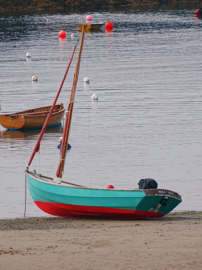 Porth Castell beach