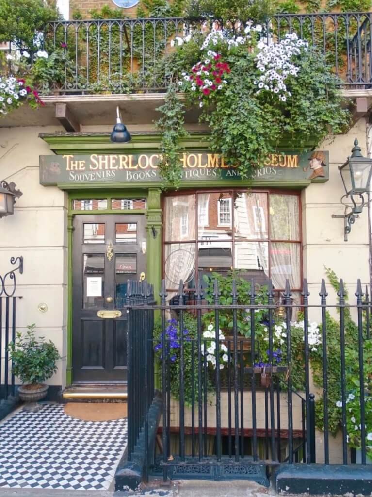 Baker Street famous london road for literature 