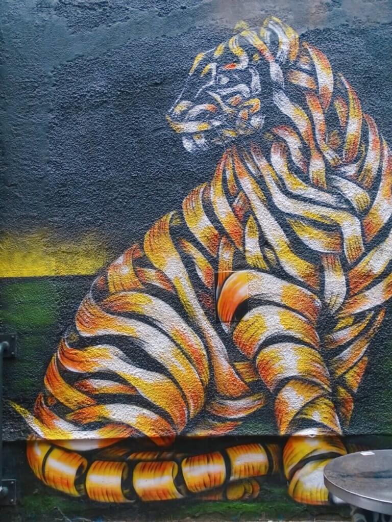 tiger manchester street art