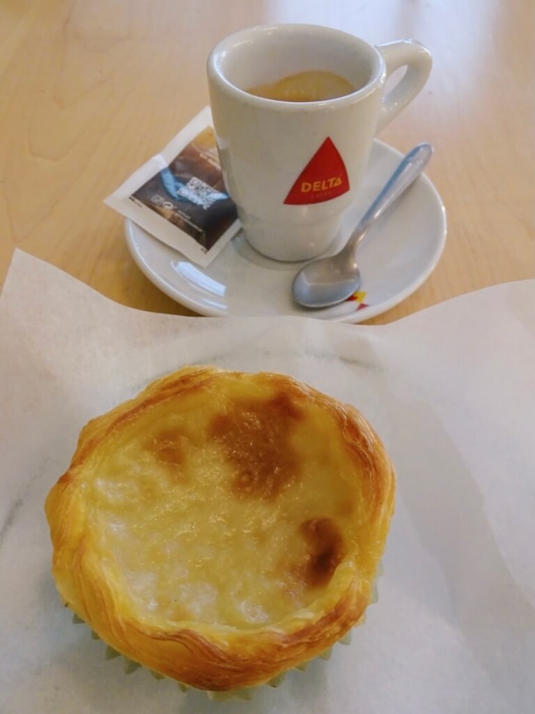 Vegan pastel de nata at cafe tupi