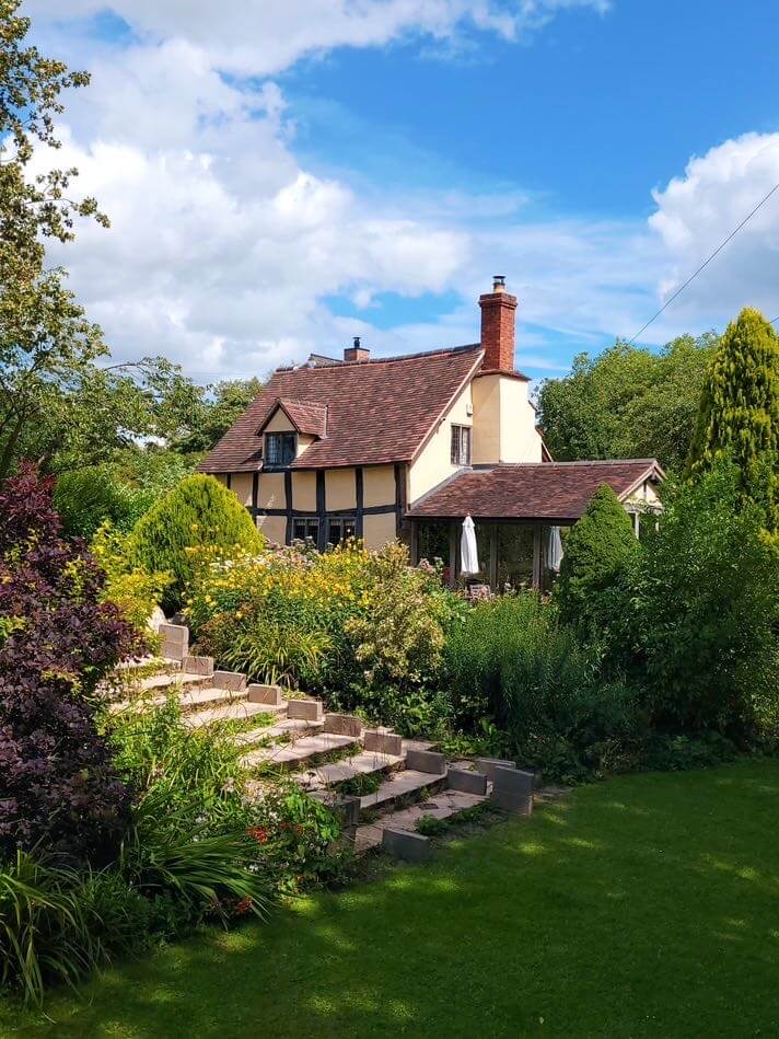 tudor house trusted housesitters review