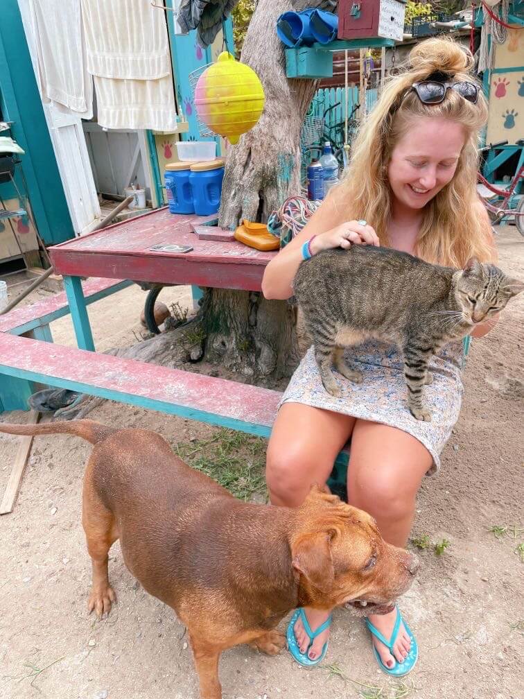 Making friends during belize solo travel women 