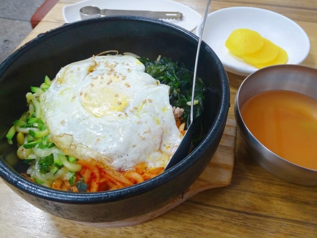 Bibimbap what to eat travelling solo south korea