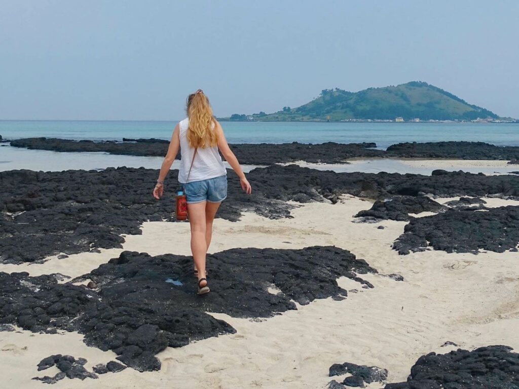 Travelling Alone For the First Time – Tips & Tricks – Where Goes Rose?