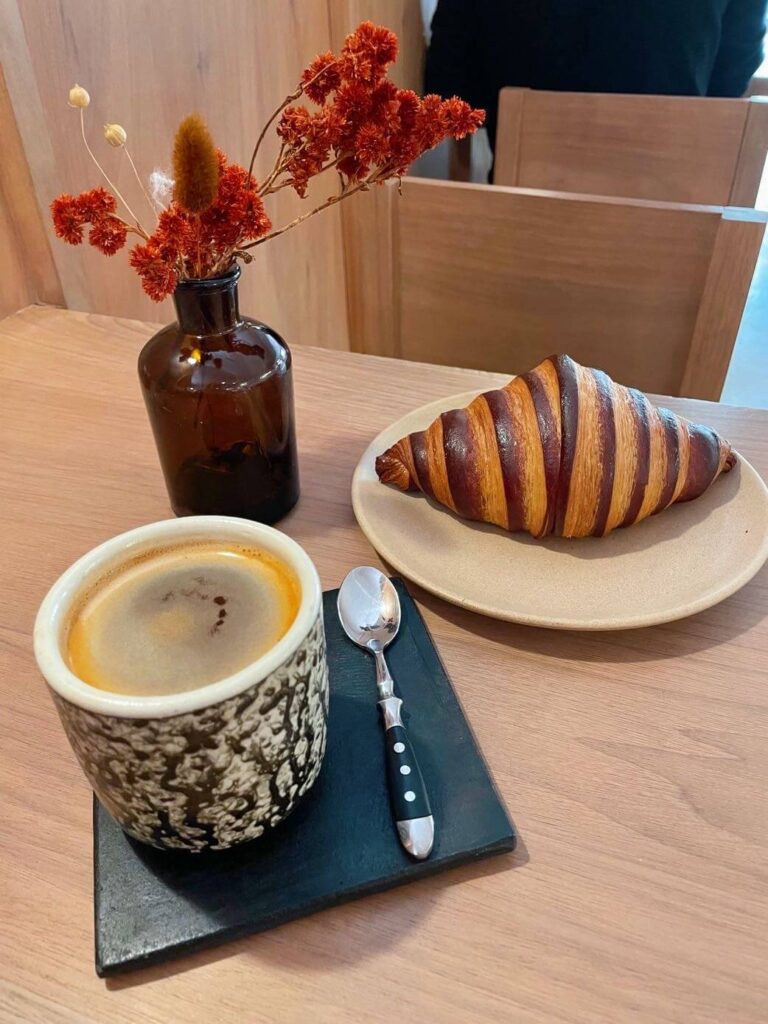 Three monkeys coffee shop